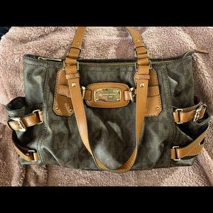 Brown leather MICHAEL KORS bag! 😃